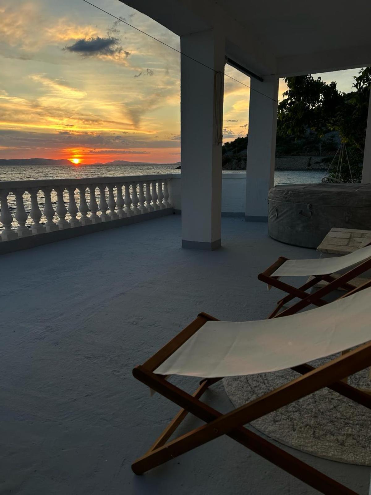 Kuca Za Odmor Seahouse Apartamento Karlobag Exterior foto