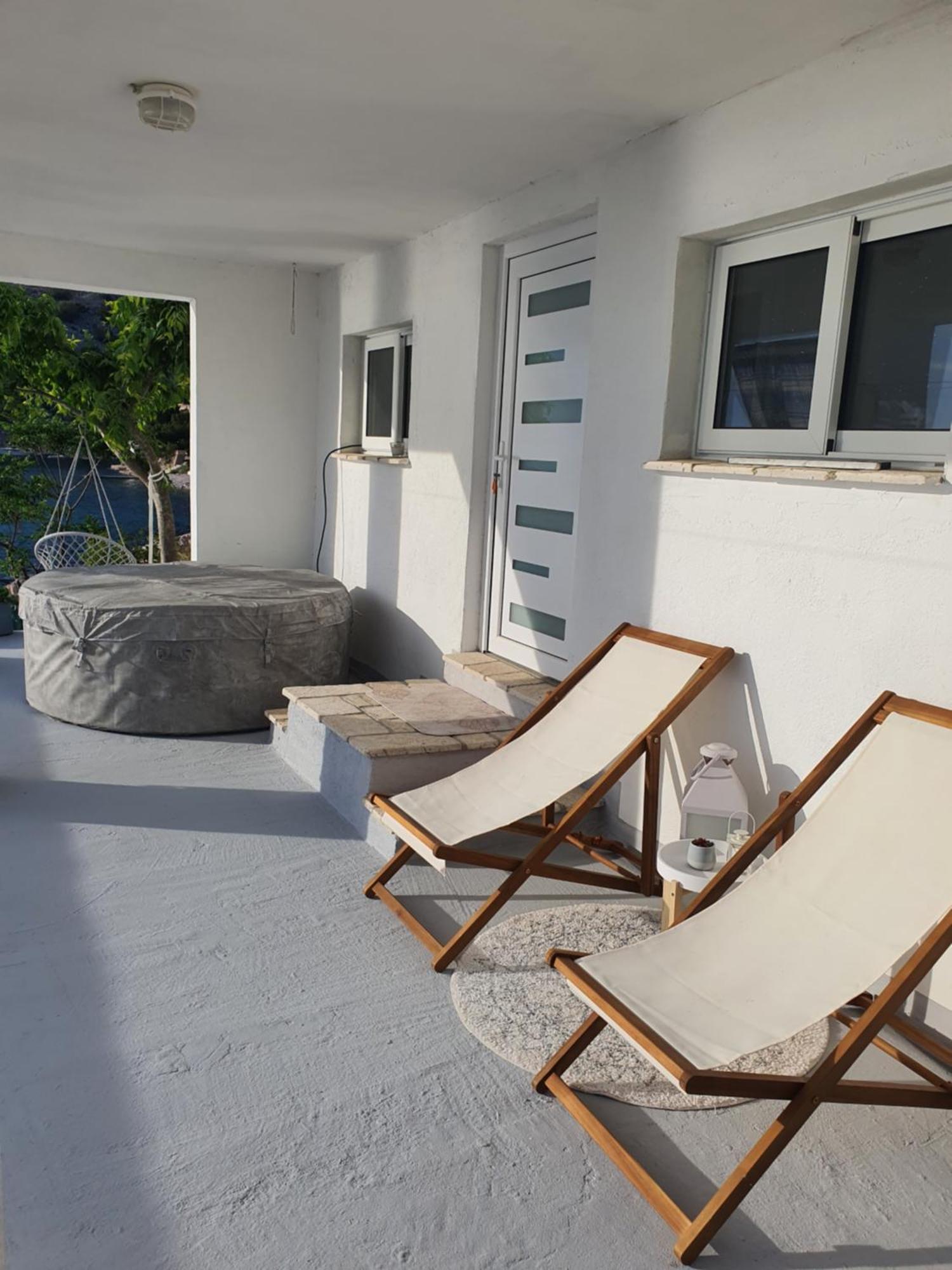 Kuca Za Odmor Seahouse Apartamento Karlobag Exterior foto